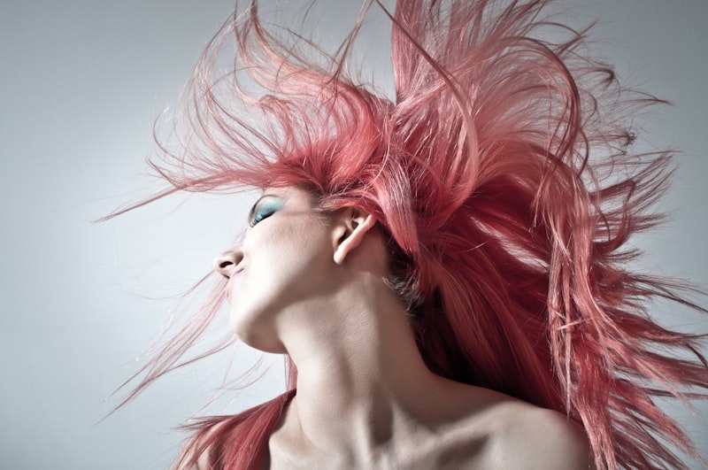 Kare Yüze Kısa Saç Kesimi: Kare Yüz Tipine Yakışacak En Trend Kısa Saç Modelleri 